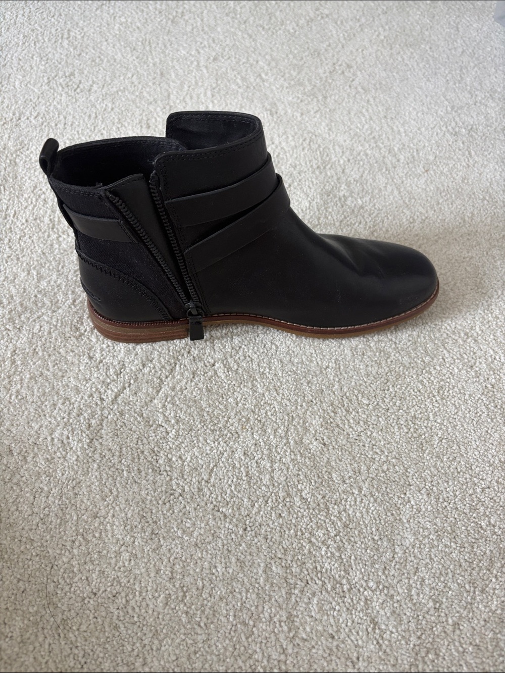 Sperry Black Leather Strap Ankle Boots with side zipper size 7.5 - Picture 5 of 8